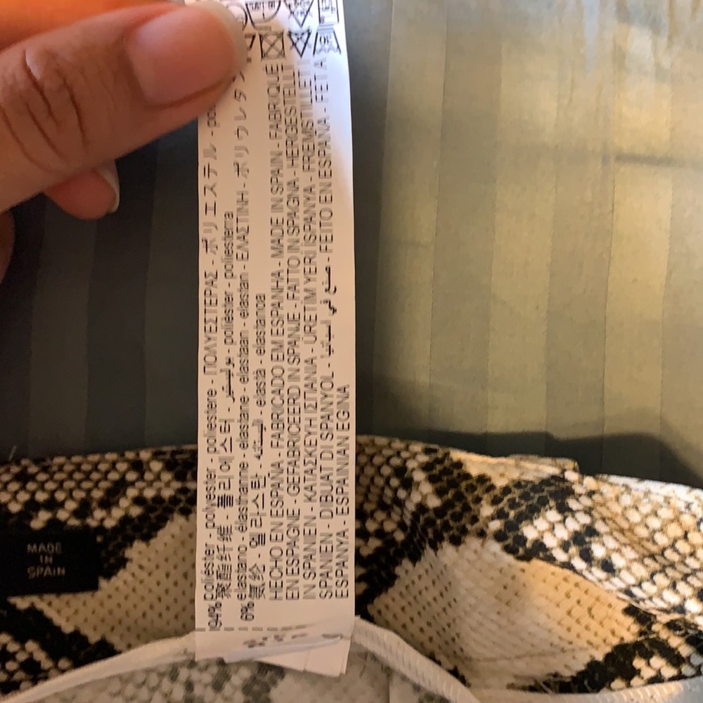 Zara Basic Snake skin printed skort - Picture 5 of 5